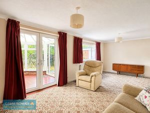 Sitting room- click for photo gallery